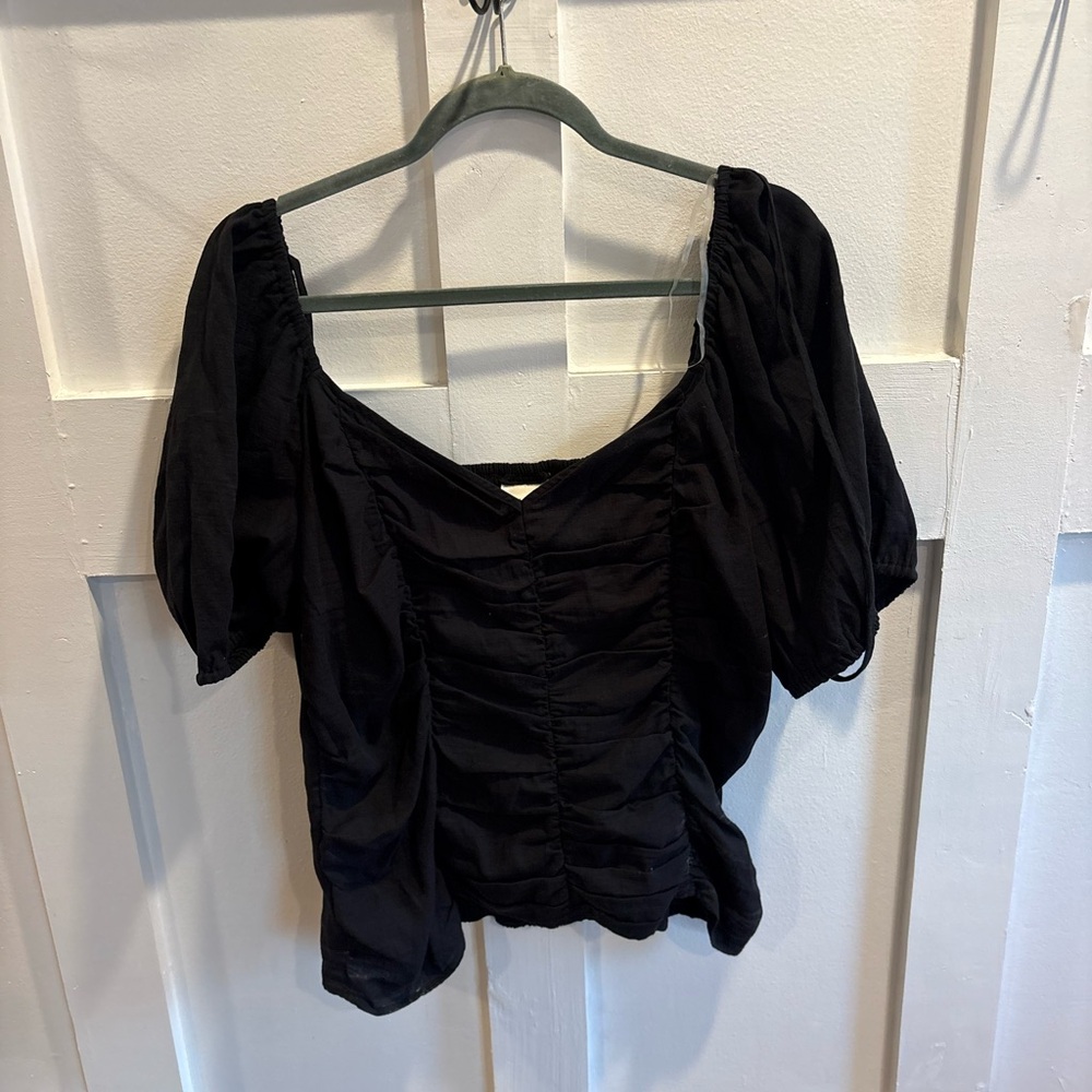 Ava & Viv Black Ruched Puff Sleeve Blouse